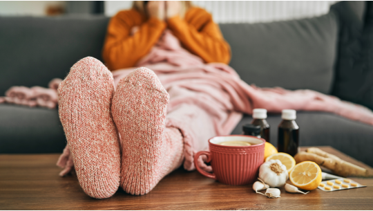 Håll dig före förkylnings- och influensasäsongen: Ta åtgärder med de bästa immunvitaminerna